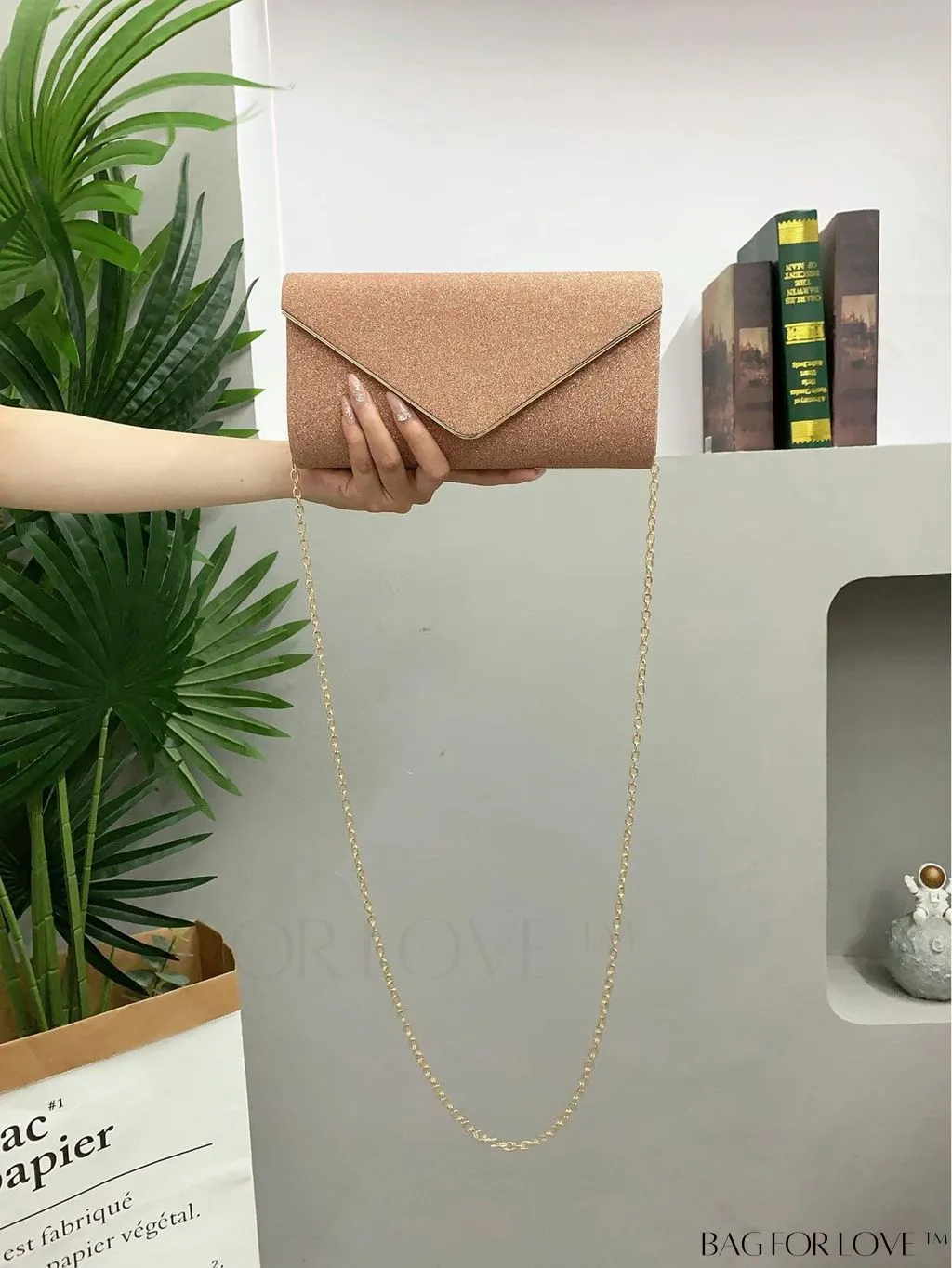BagForLove - Chic Chain Evening Bag: Womens Fashion Coin Purse for Elegant Parties & Weddings