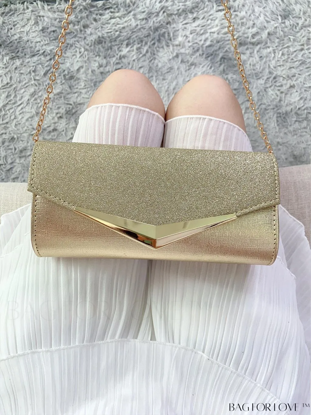BagForLove - Elegant Chain Clutch Bag, Ideal for Parties, Dances, and Weddings.
