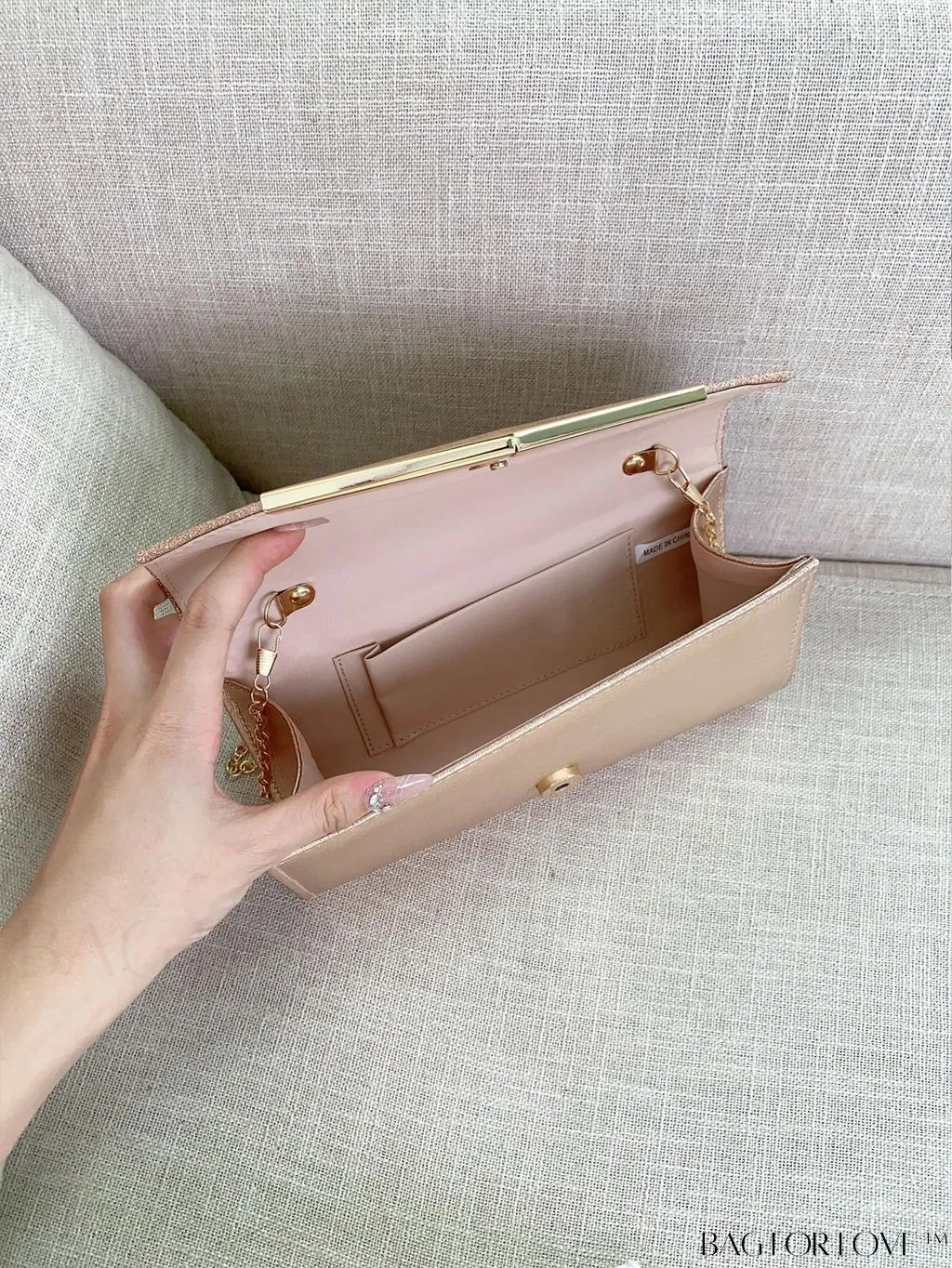 BagForLove - Elegant Chain Clutch Bag, Ideal for Parties, Dances, and Weddings.