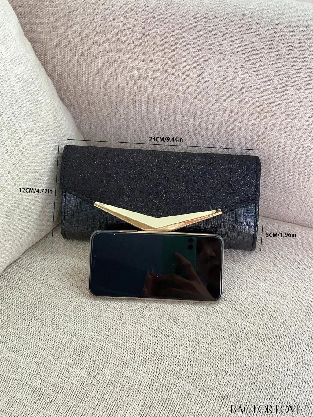 BagForLove - Elegant Chain Clutch Bag, Ideal for Parties, Dances, and Weddings.