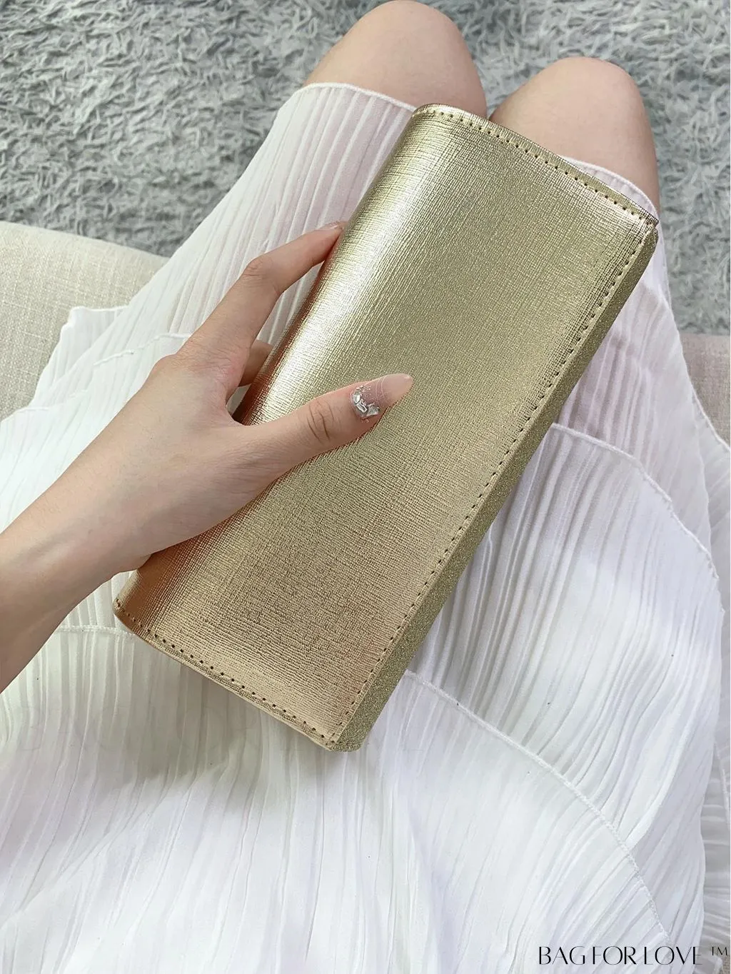 BagForLove - Elegant Chain Clutch Bag, Ideal for Parties, Dances, and Weddings.