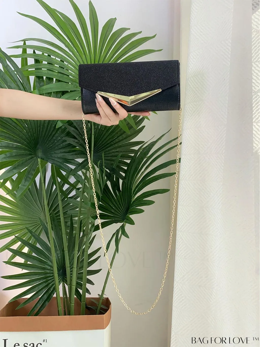 BagForLove - Elegant Chain Clutch Bag, Ideal for Parties, Dances, and Weddings.