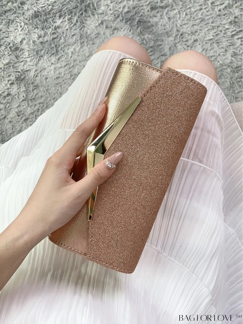 BagForLove - Elegant Chain Clutch Bag, Ideal for Parties, Dances, and Weddings.