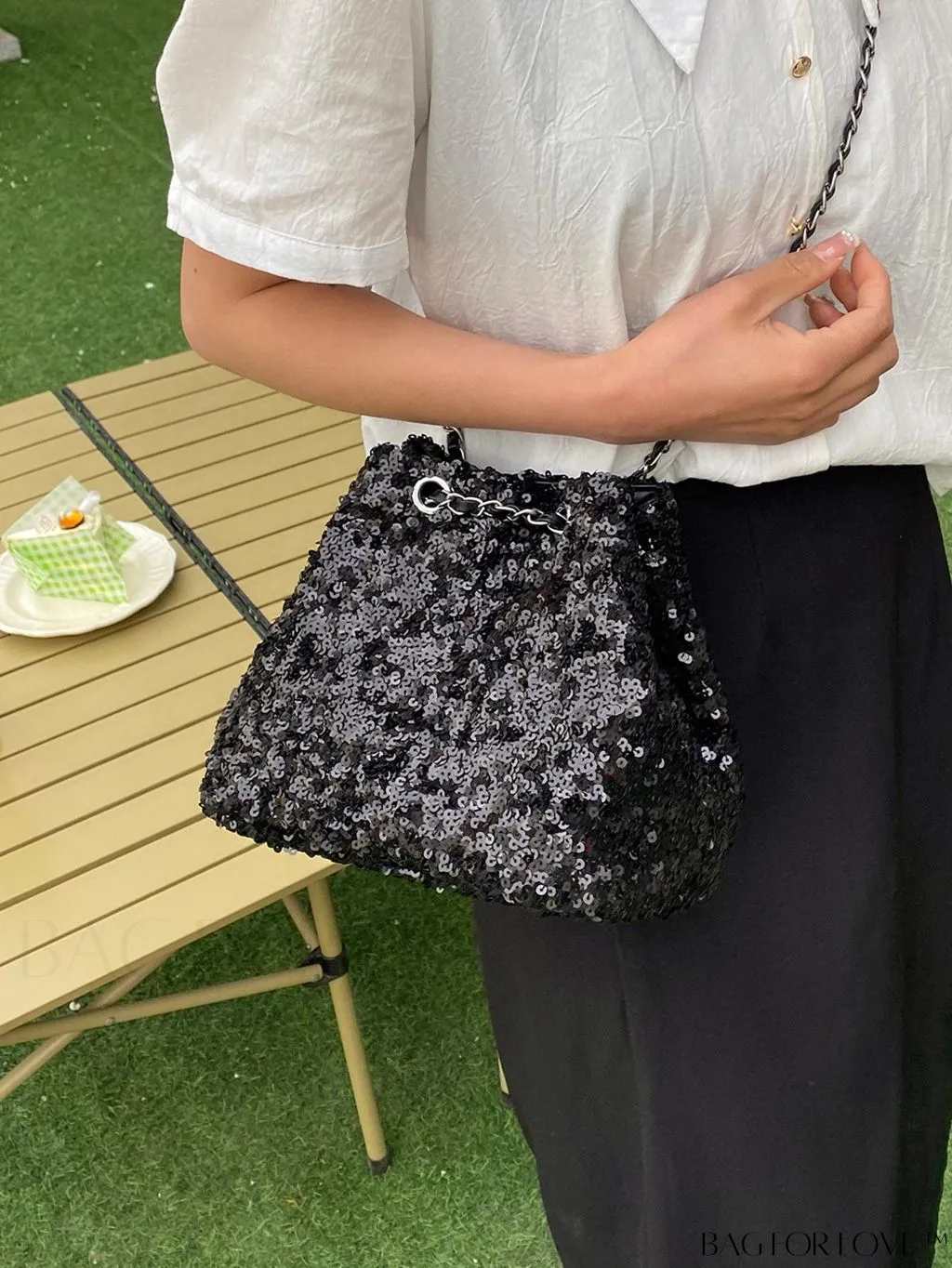BagForLove - Glamorous Sequin Decor Evening Bag with Chain - Stylish and Chic