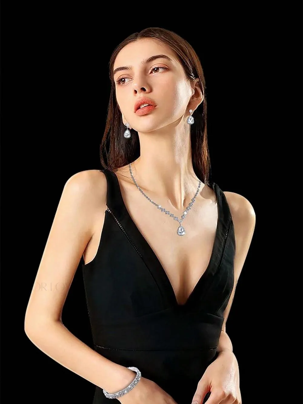 BagForLove - Quiet Glamorous Jewelry Set and Clutch Bag for Sophisticated Women