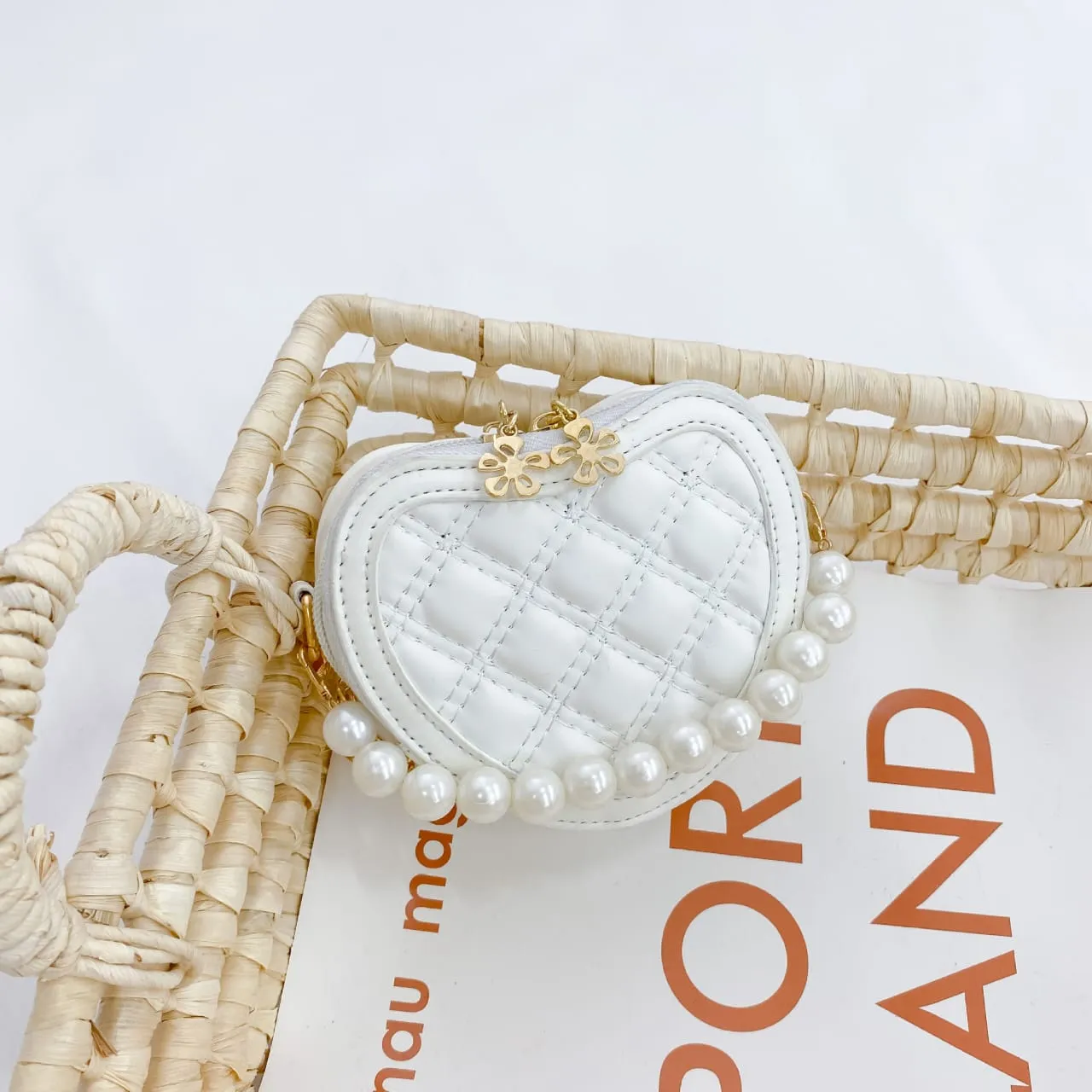 Belle Heart-Shaped Crossbody Girls' Mini Bag.
