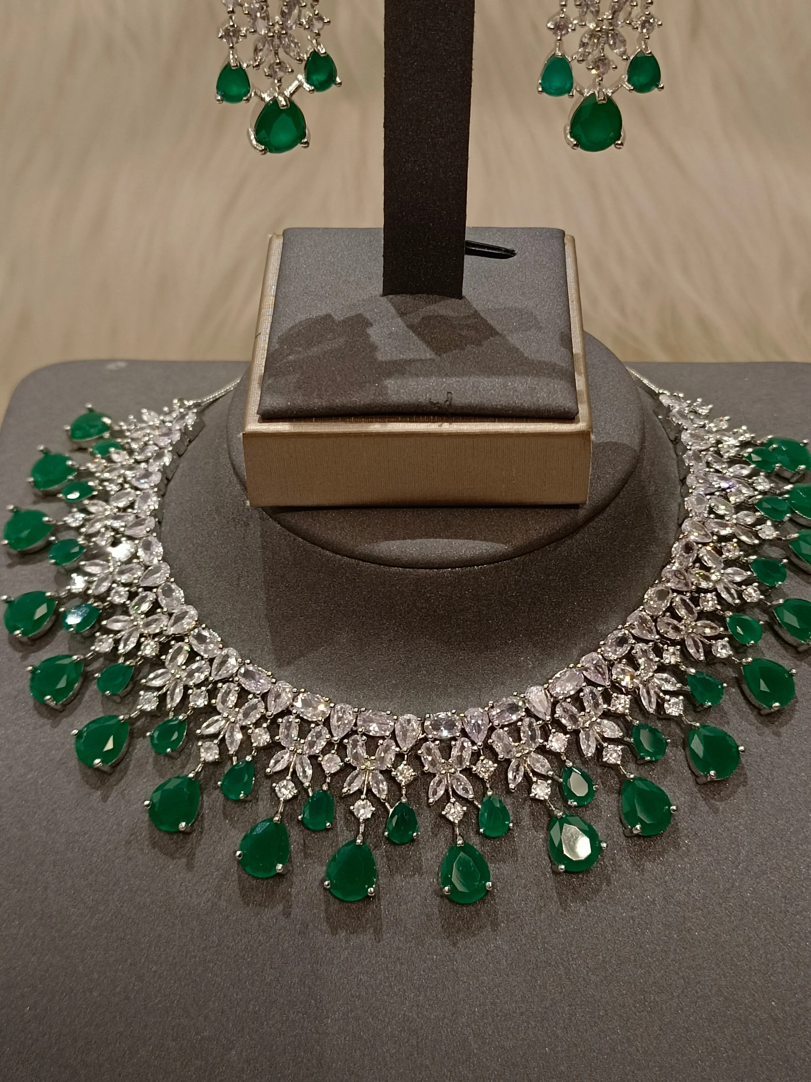 Classic Evening Necklace Set