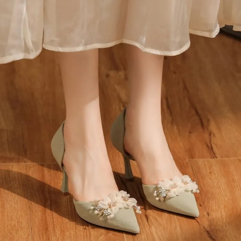 Floral Pearl Heels with Pointed-Toe Design - Soft Fabric & Velvet/Silk for Formal Events