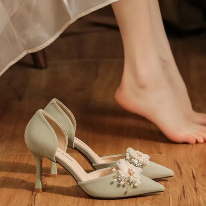 Floral Pearl Heels with Pointed-Toe Design - Soft Fabric & Velvet/Silk for Formal Events