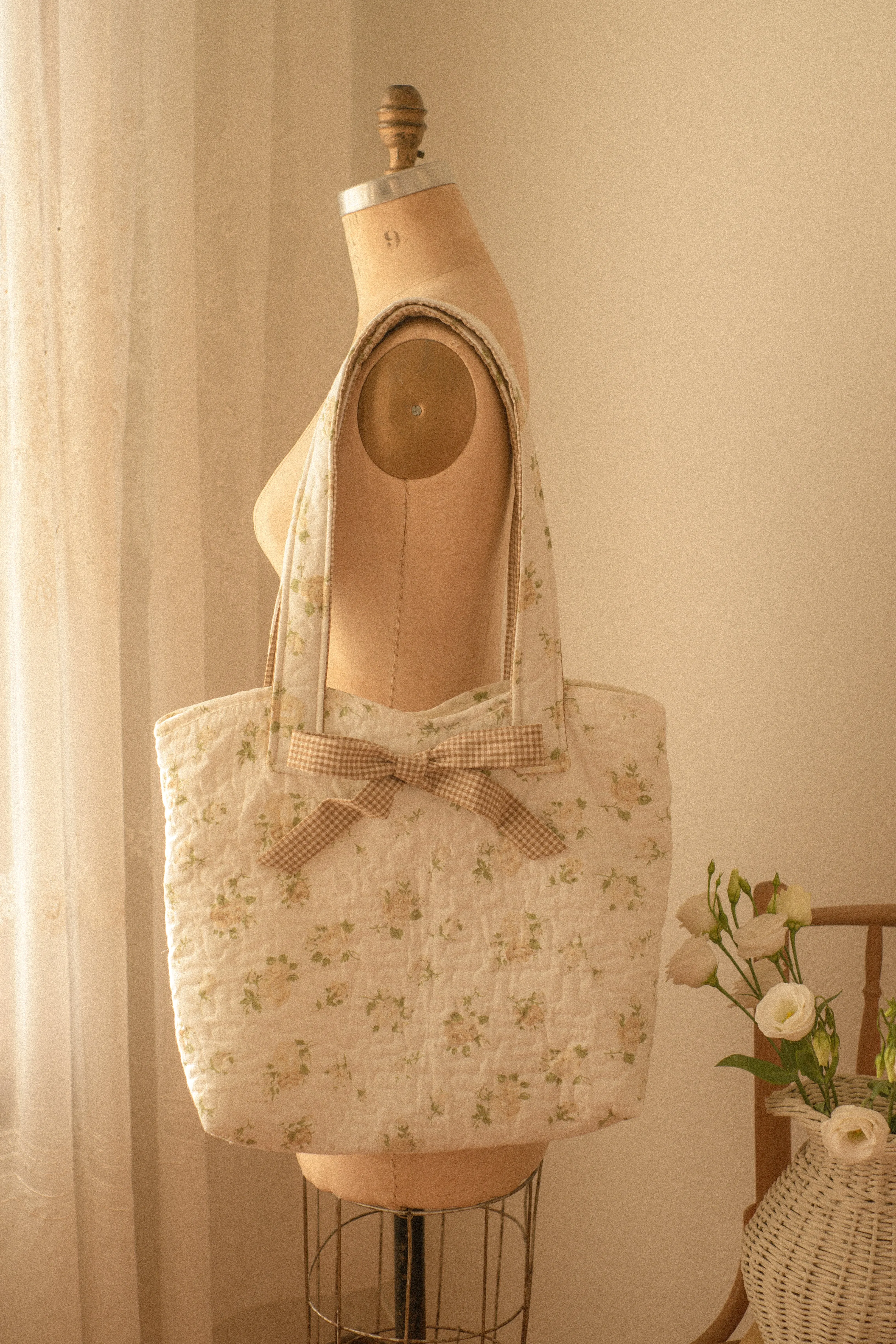 Handmade quilted large tote bag - gingham garden