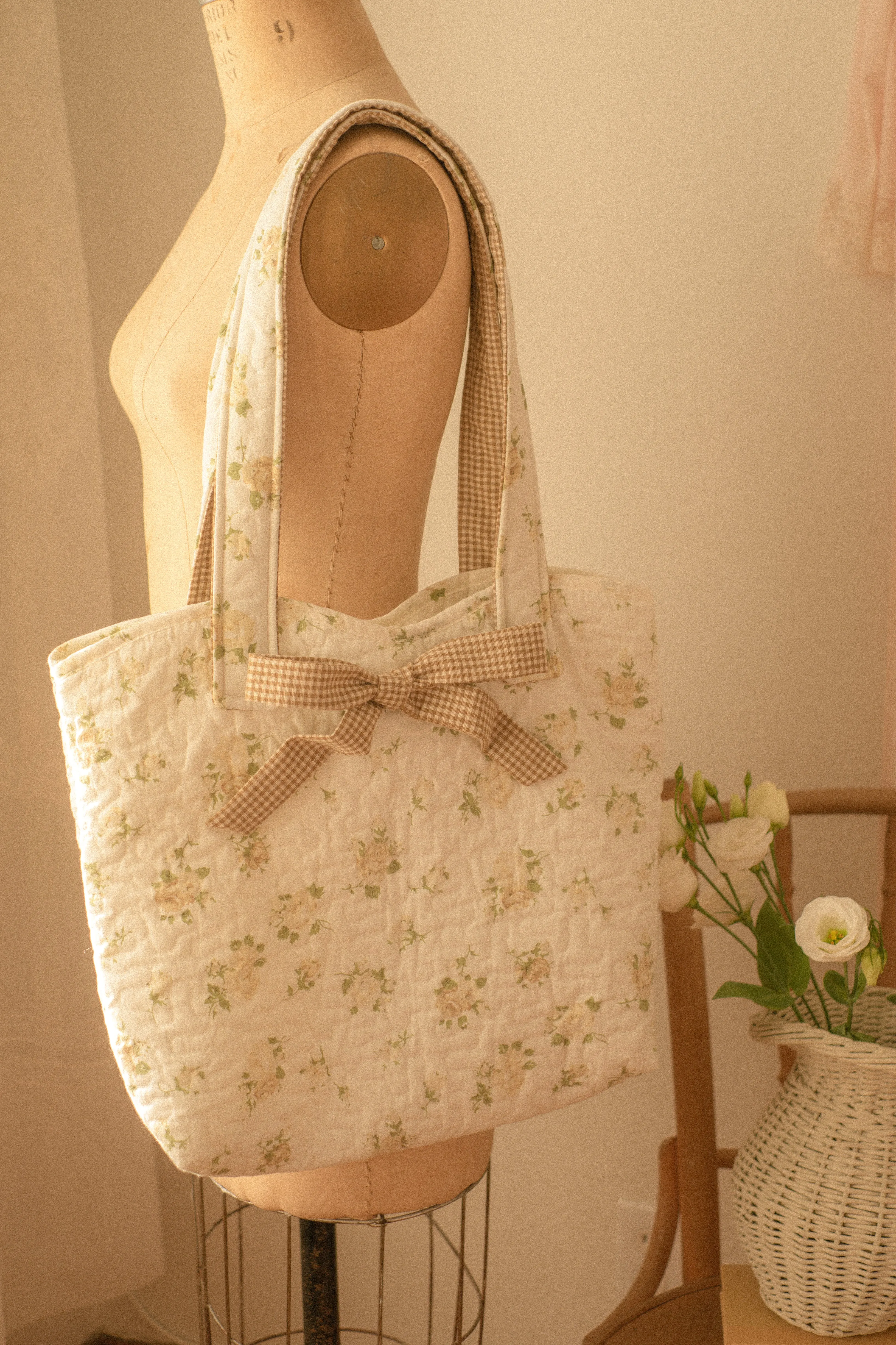 Handmade quilted large tote bag - gingham garden