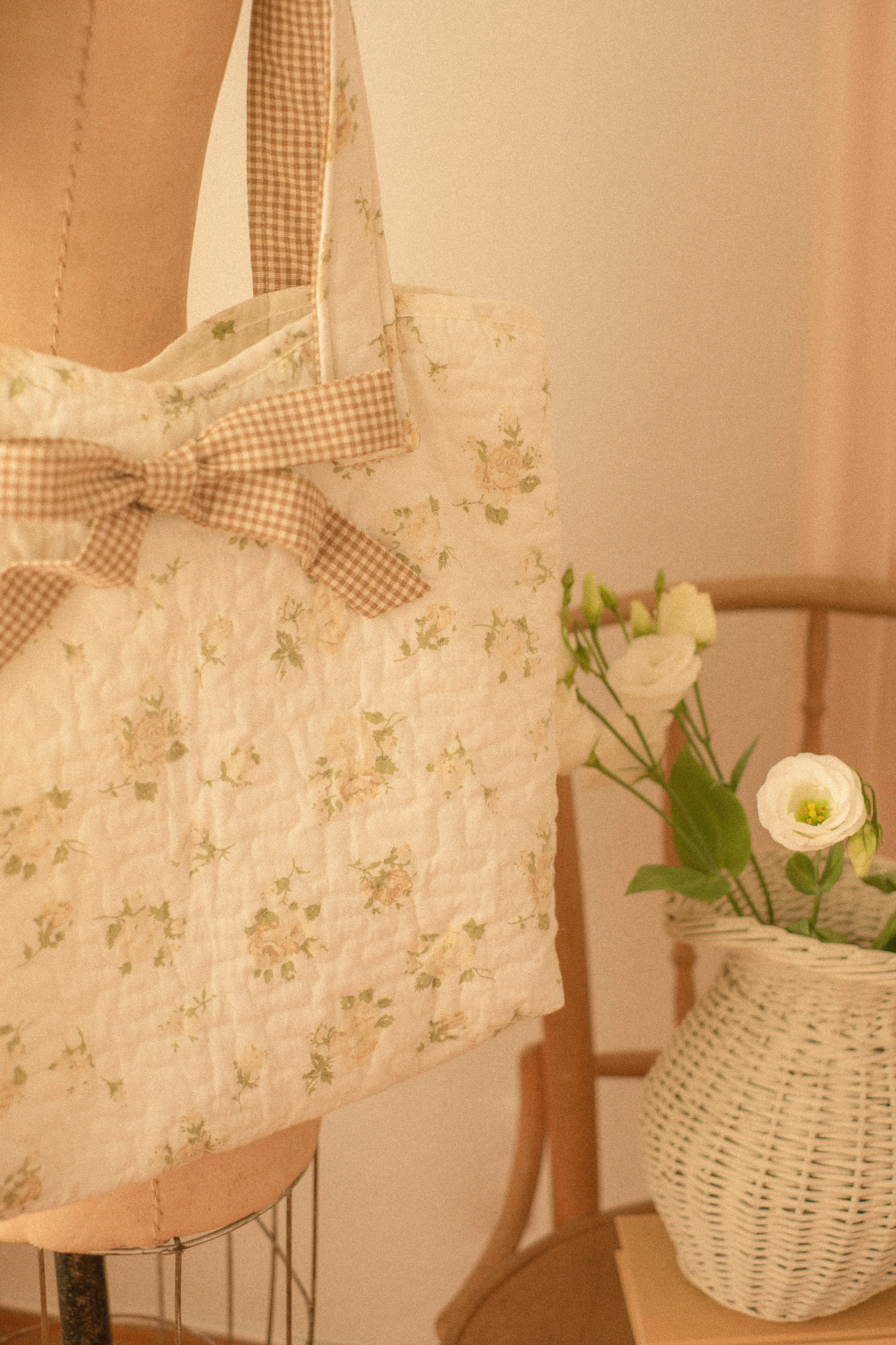 Handmade quilted large tote bag - gingham garden