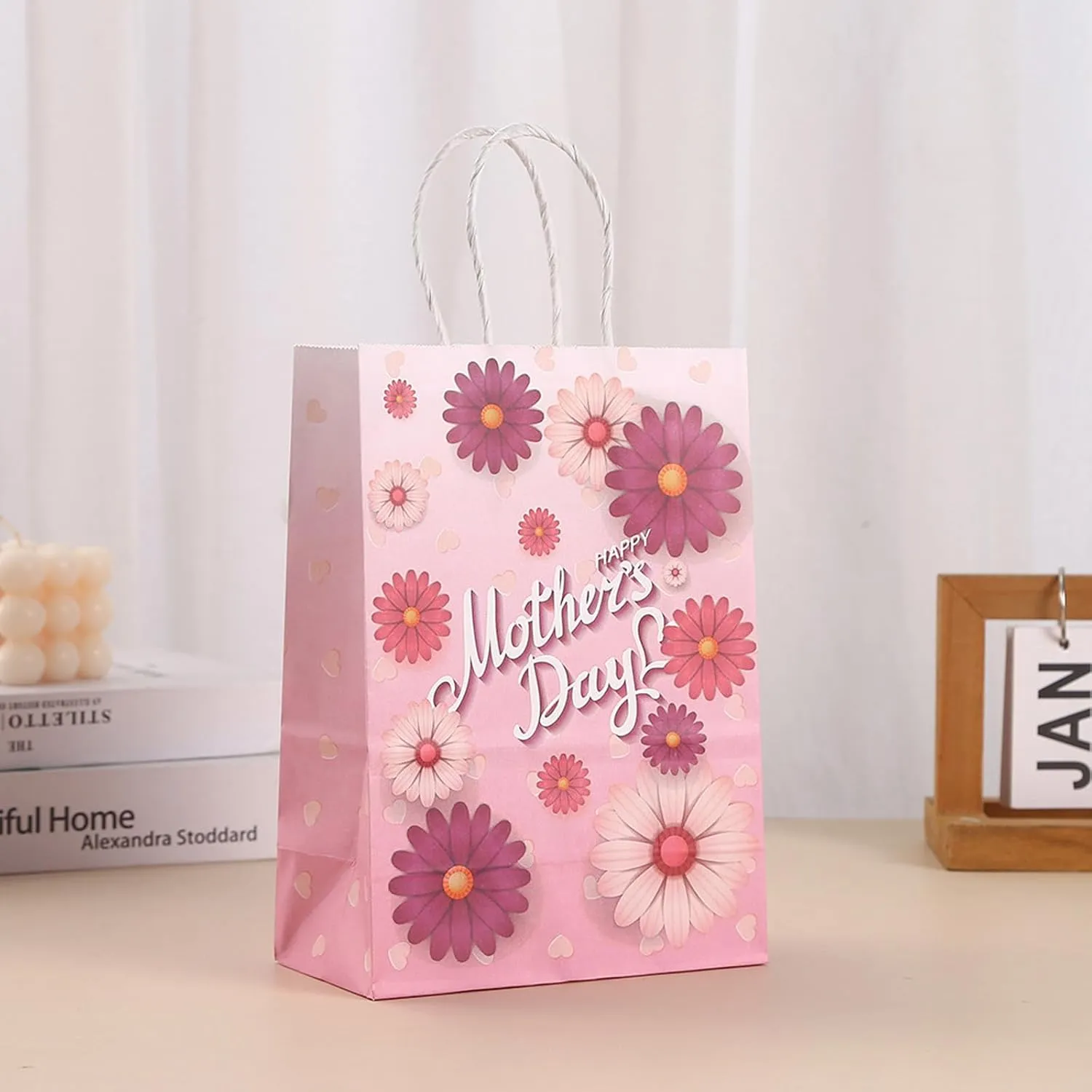 piqiya 24pcs Mother's Day Gift Bags,Kraft Paper Gift Bags with Floral Heart Design,Mother's Day Party Bags,8.2x5.9x3.1 Inches