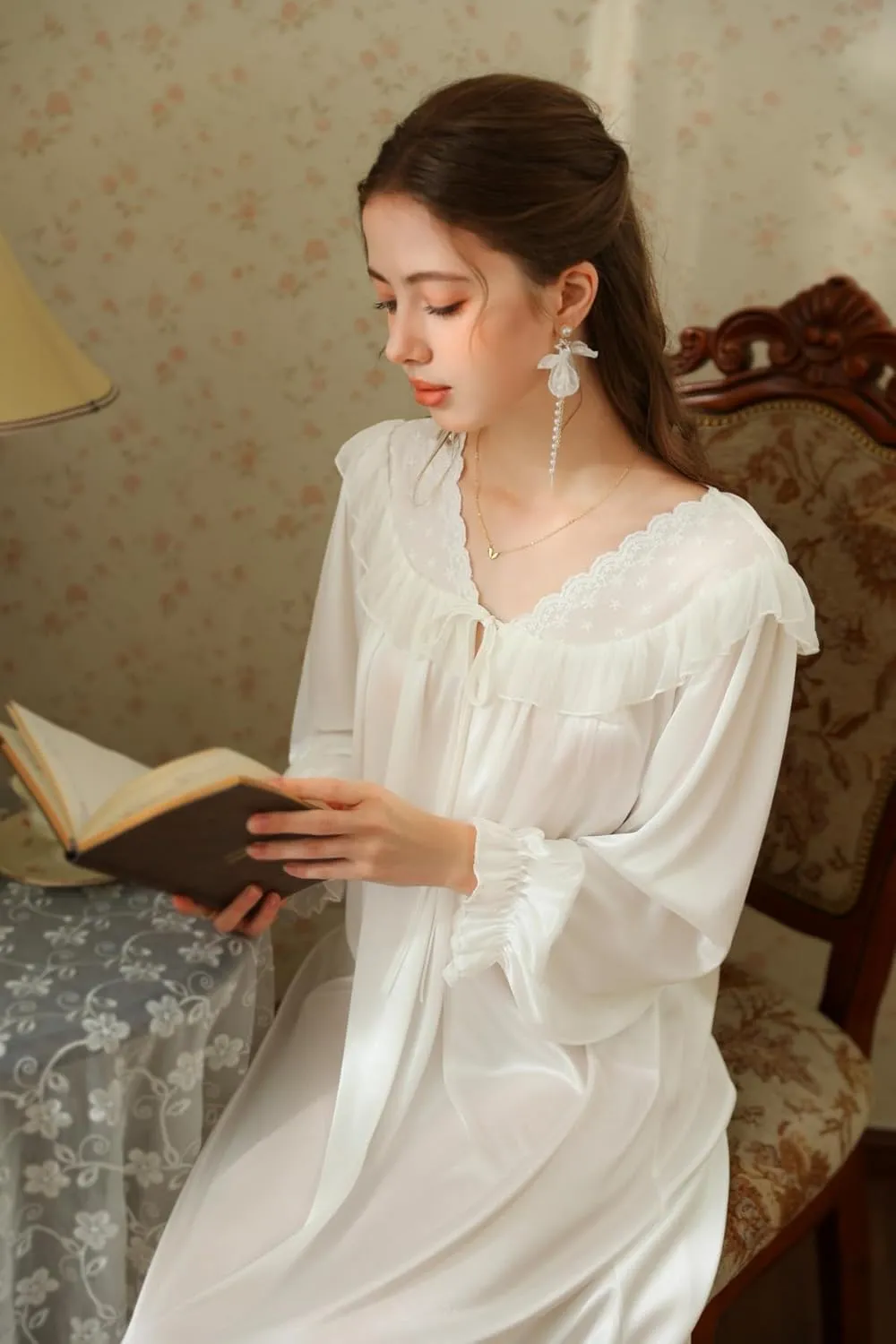Women's Victorian Nightgown Lace Trim Vintage Nightdress Nightwear Retro Long Sleeve Pajama Dress Soft Loungewear